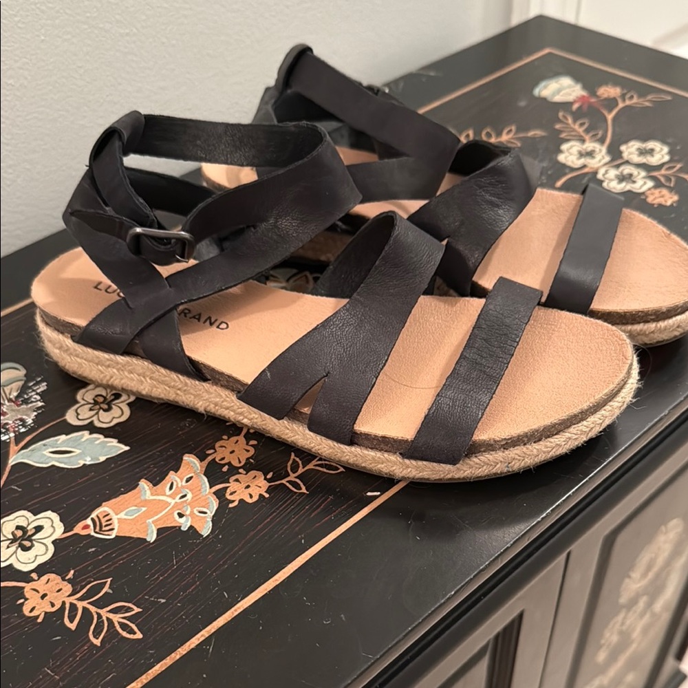 Lucky Brand Black and Tan Sandals Minimalist Design